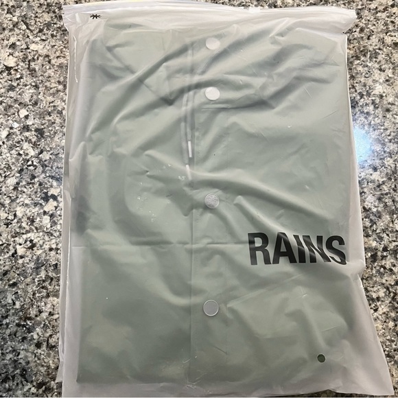 Rains LAST ONE 12020 unisex waterproof long jacket in green NWT - Picture 4 of 4